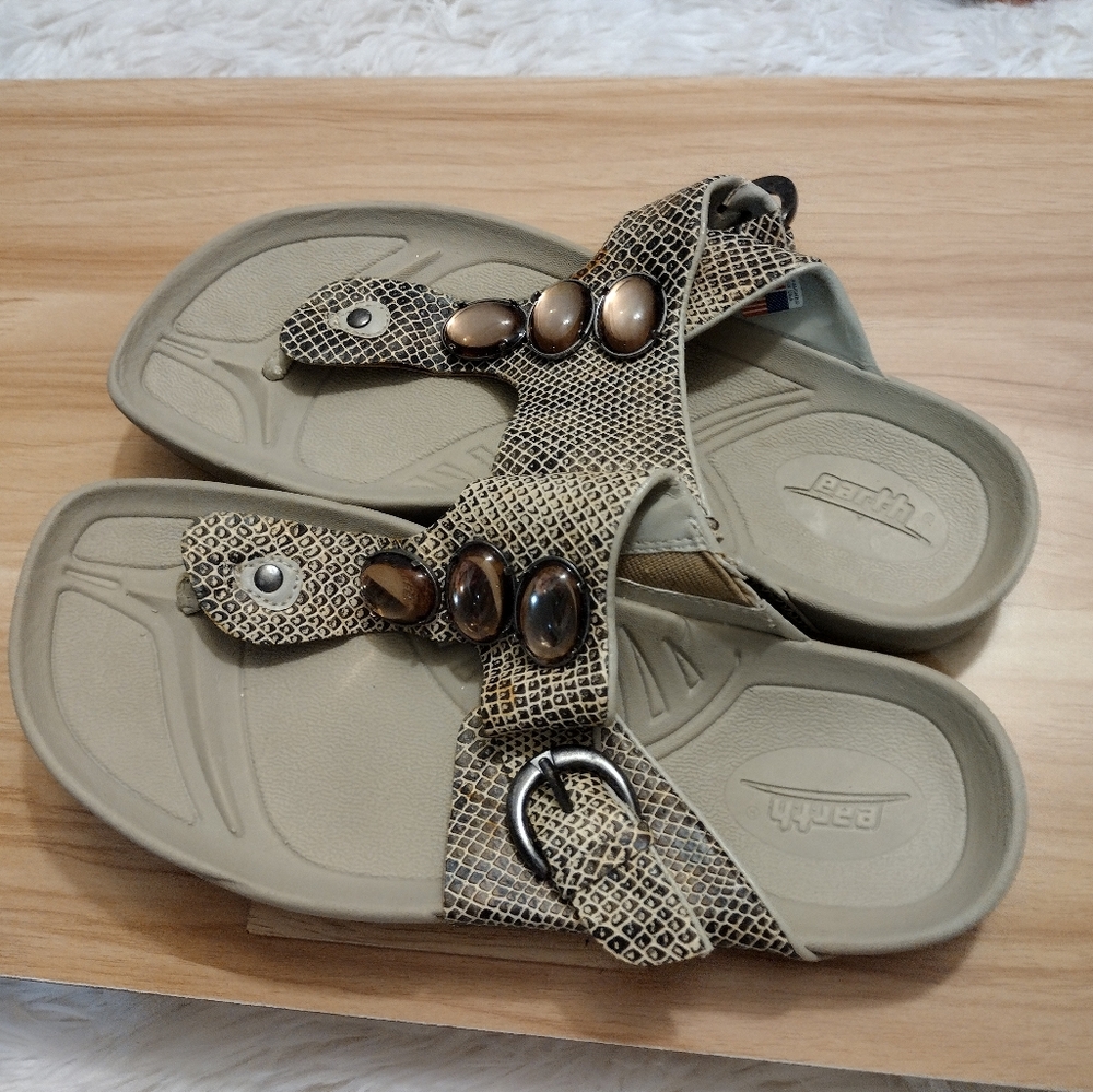 Earth Comfort Fit Snake print/Stones Women's Sandals Size 7 - Picture 3 of 7
